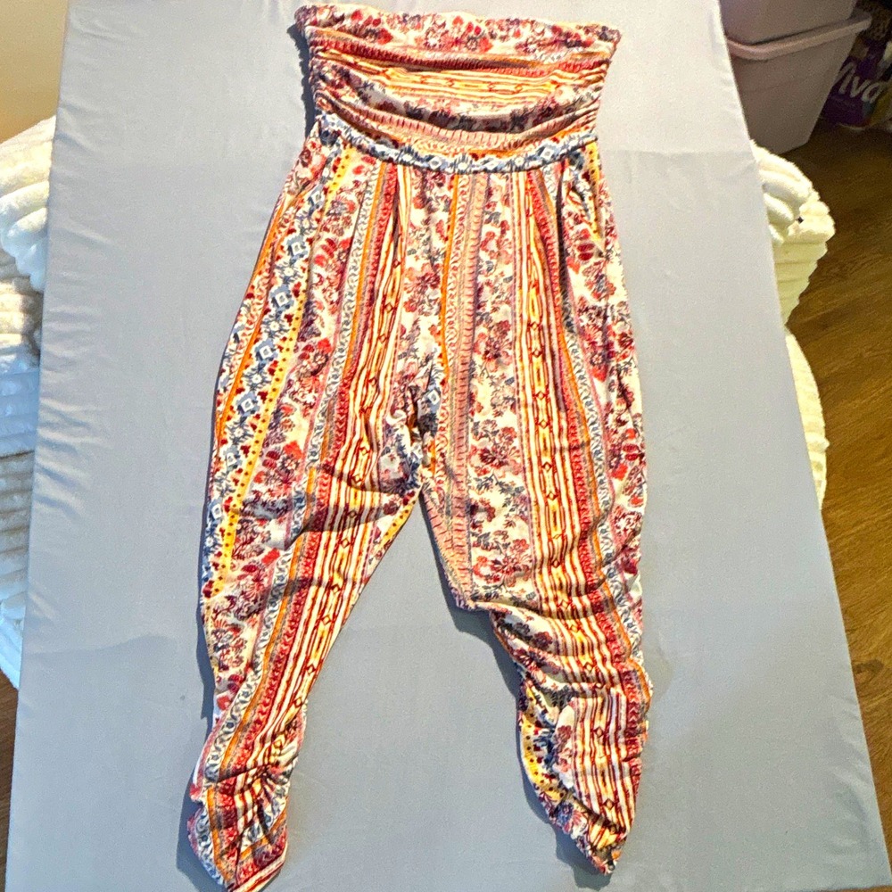Full Circle Trends Boho Floral Strapless Jumpsuit Smocked Ruched Ankle Red Blue